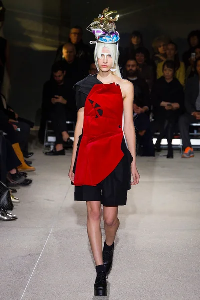 Look 28